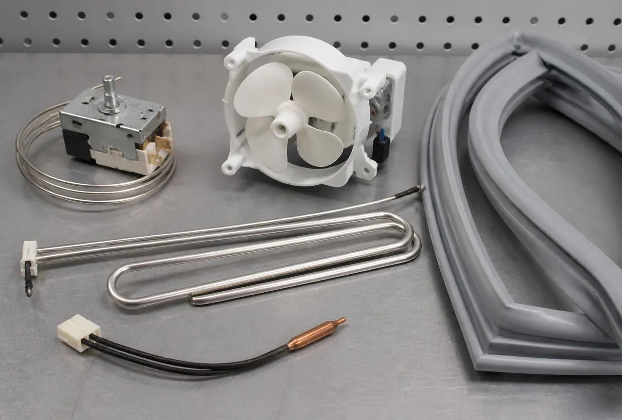 Pièces détachées LG pour réfrigérateur et lave-linge : ventilateur, sonde de température et joint de porte